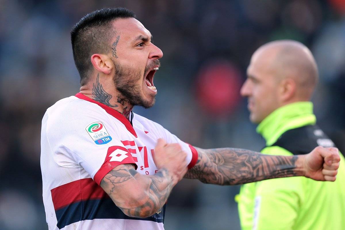Mauricio Pinilla jugando por el Genoa de la Serie A italiana / Getty Images