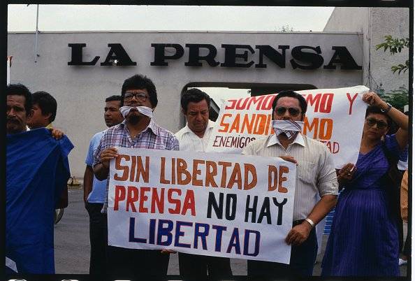 Protesta por violaciones a libertad de información