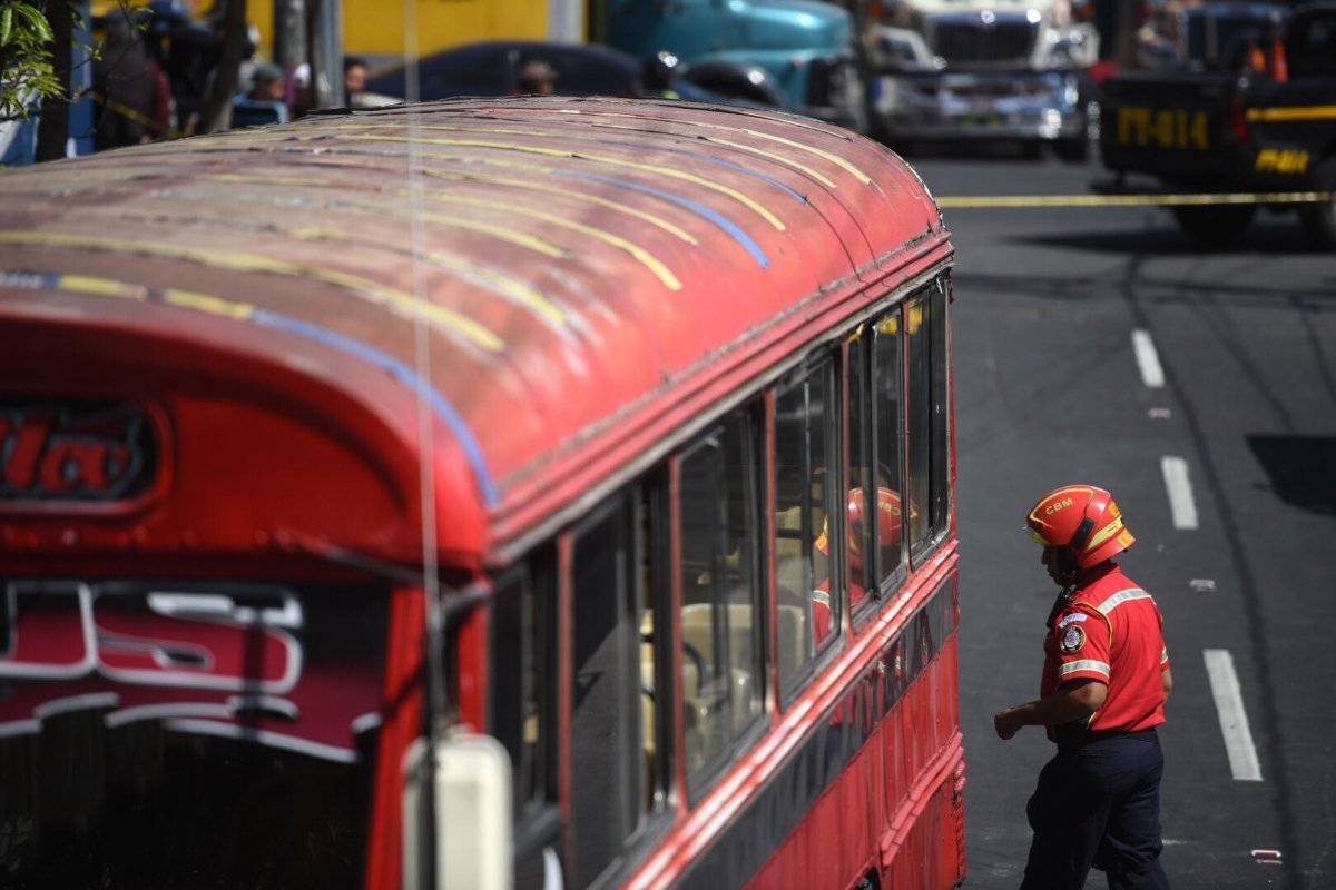 Atentado con bomba en bus de la ruta 32 en la zona 7