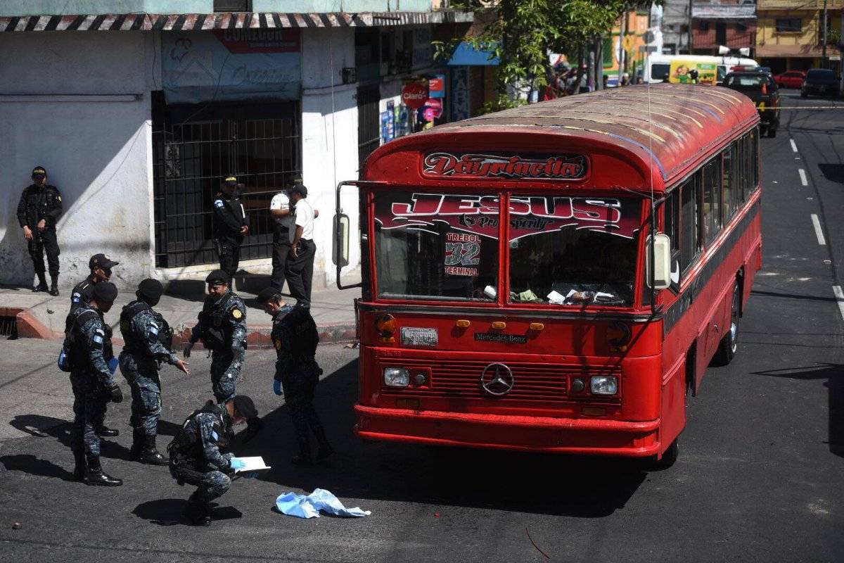 Atentado con bomba en bus de la ruta 32 en la zona 7