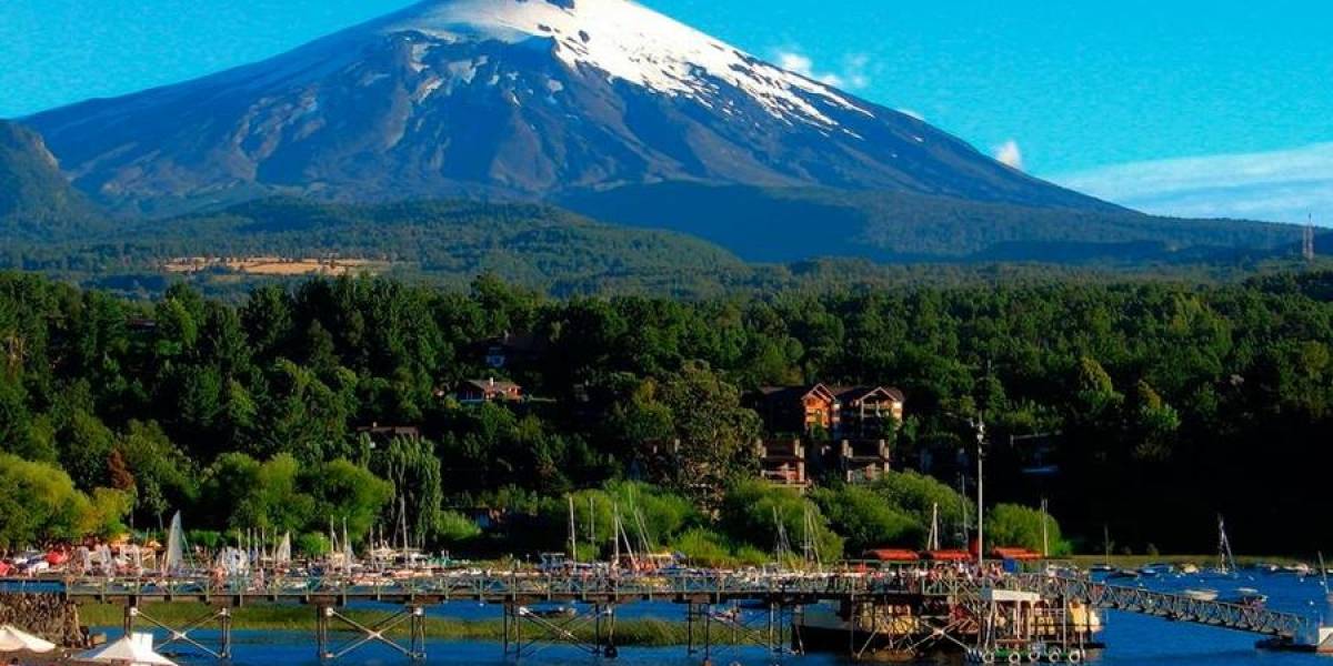 Chile: SHOA instala nueva estación para monitorear el Volcán Villarrica