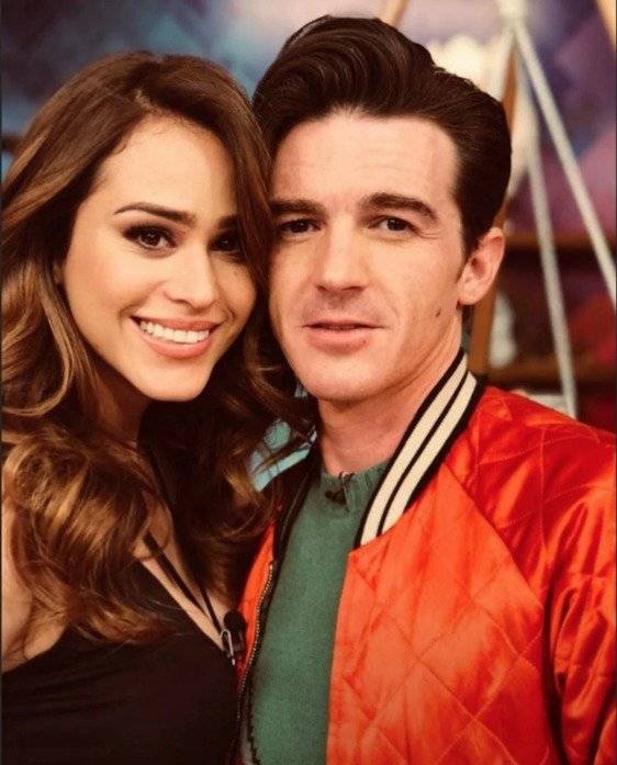 Yanet García y Drake Bell