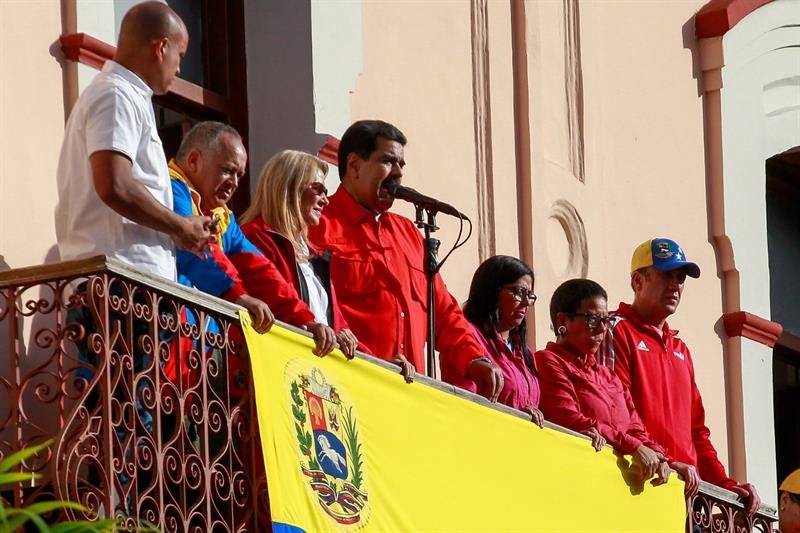 Nicolás Maduro dirigiéndose a sus seguidores