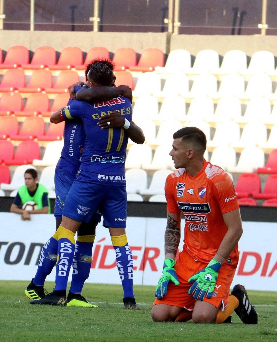 Delfín venció 2-1 a Nacional en Paraguay