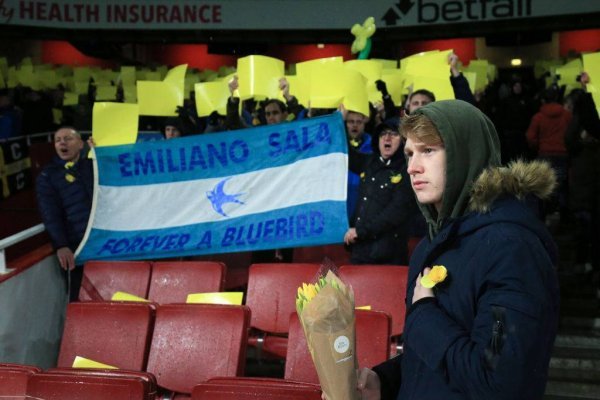 Encuentran dos asientos que podrían ser del desaparecido avión de Emiliano Sala