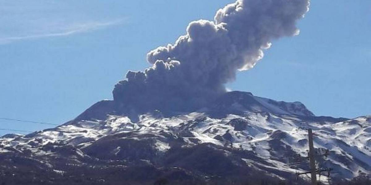 Nevados del Chillán sorprendió con pulso eruptivo y visible fumarola