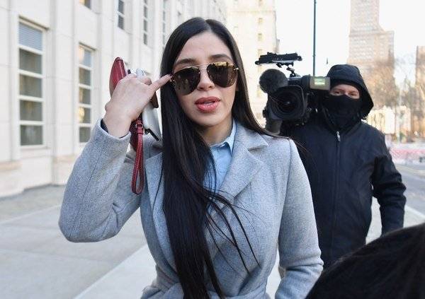 Emma Coronel defiende a