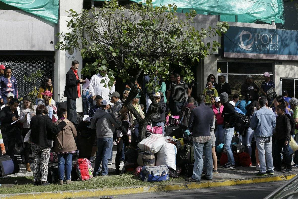Ecuador: cuatro autobuses salieron con venezolanos a Caracas