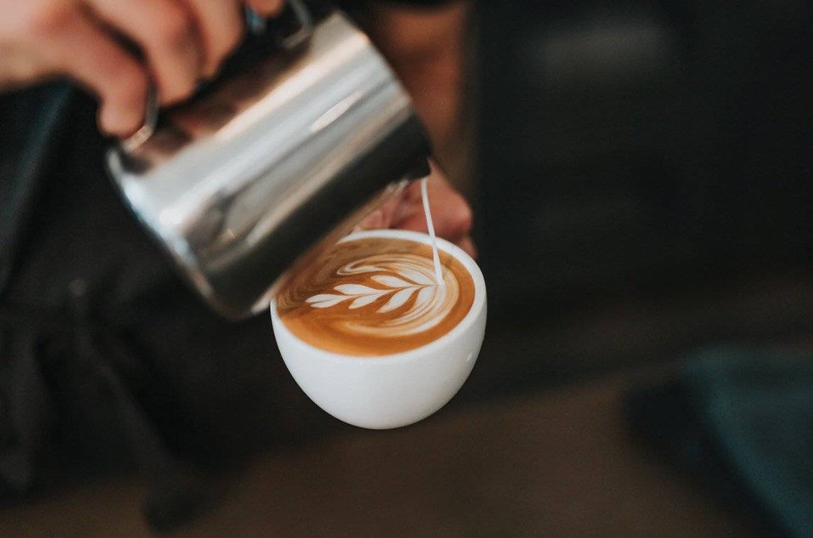Si piensas que el café te hace más productivo, en realidad hace más por ti