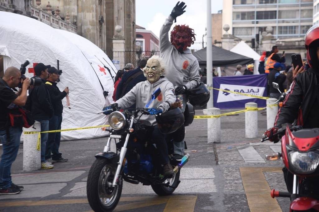 El diablo viajó como acompañante