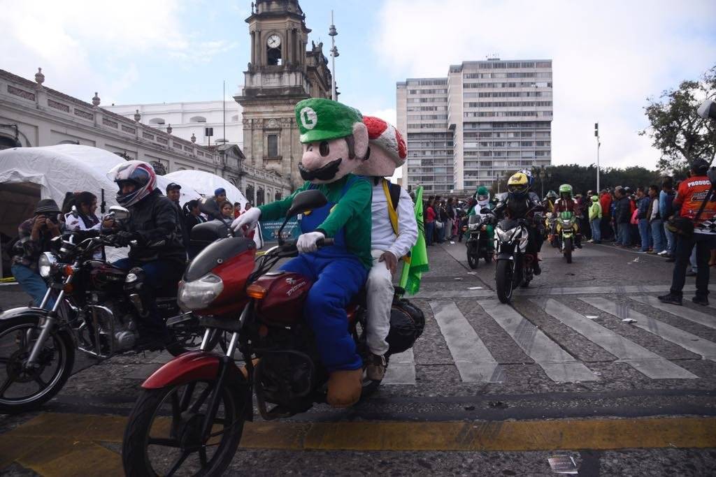 Luigi y Toad también acudieron