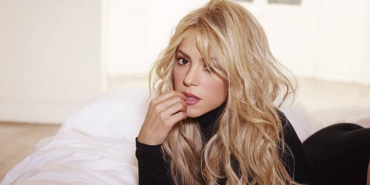 Shakira contonea sus caderas en microscópico bikini rosa Shakira contonea sus caderas en microscópico bikini rosa