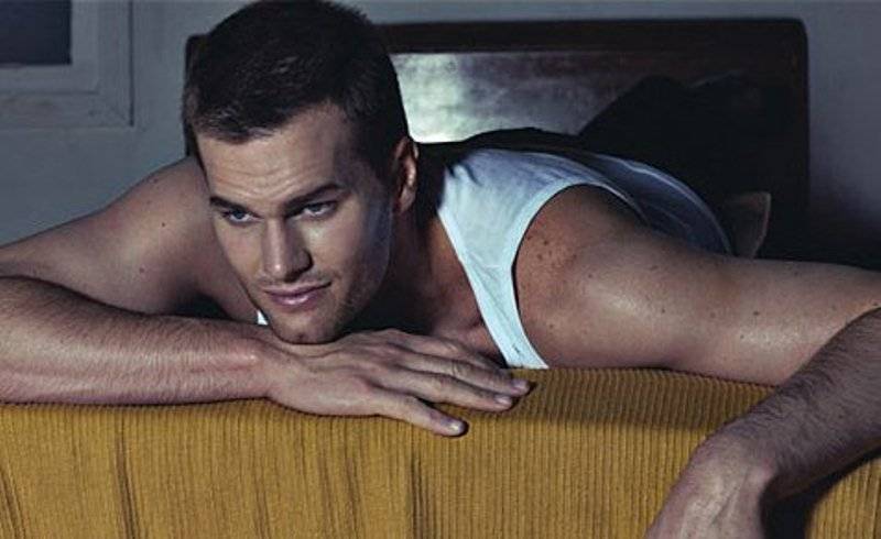 Tom1
