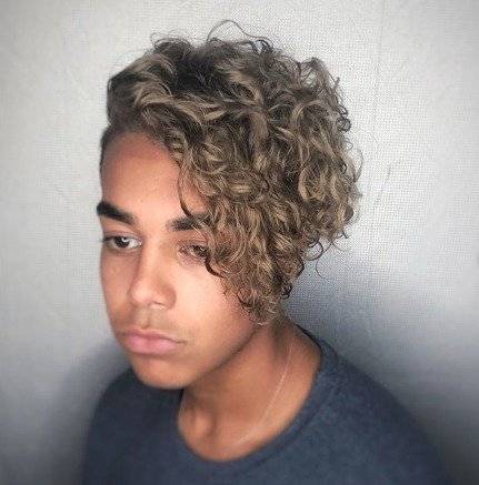 cabello rubio cenizo