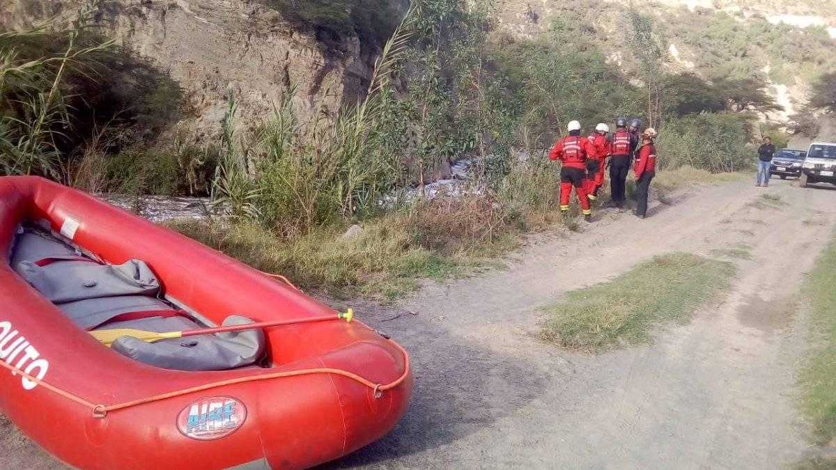 Hallan el cadáver de un hombre en el río Guayllabamba