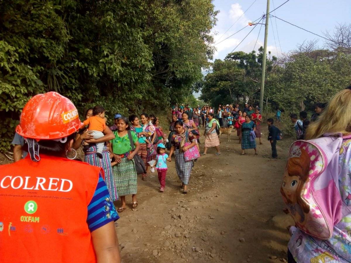 Realizan simulacro por erupción en comunidades cercanas al volcán de Fuego