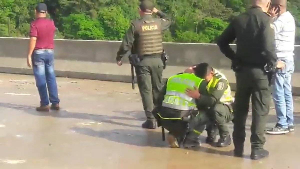 Policías que no pudieron salvar a mujer en Ibagué rompieron en llanto