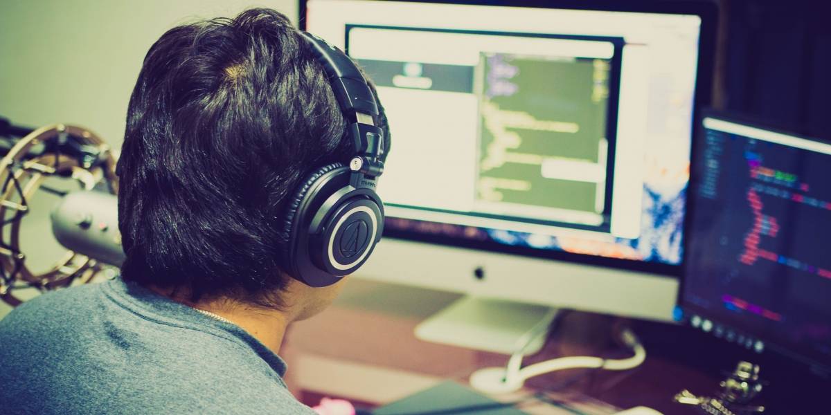 Escuchar bandas sonoras de videojuegos estando en el trabajo podría mejorar mucho tu concentración