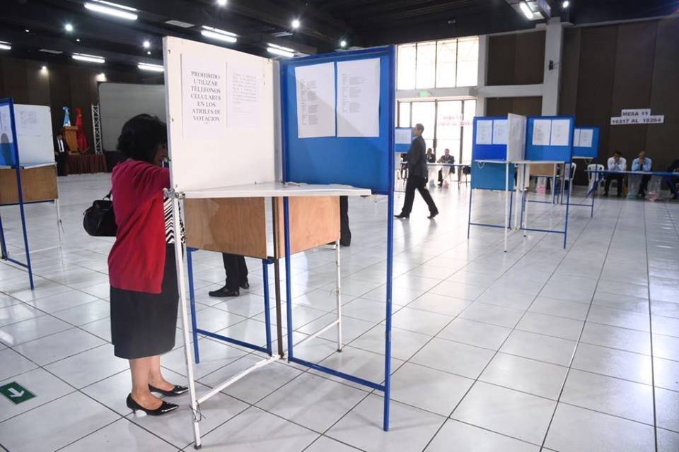 Abogados y notarios realizan votaciones para elegir autoridades en el CANG.