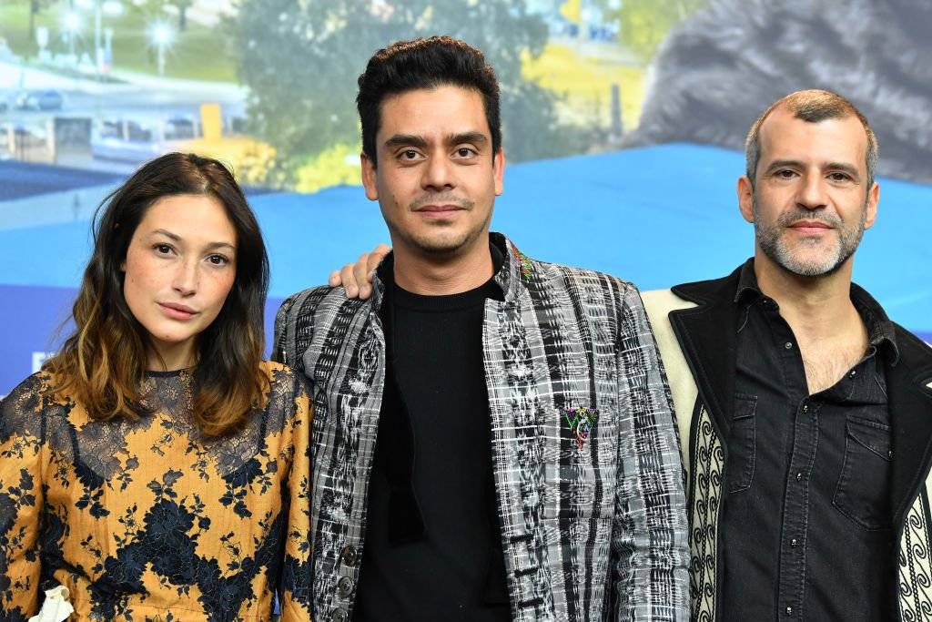 Jayro Bustamante y parte del elenco de "Temblores"