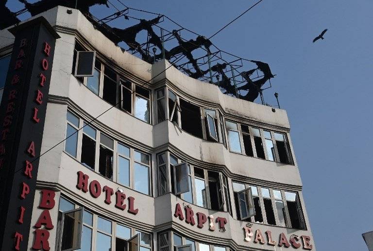 Incendio en hotel de la India