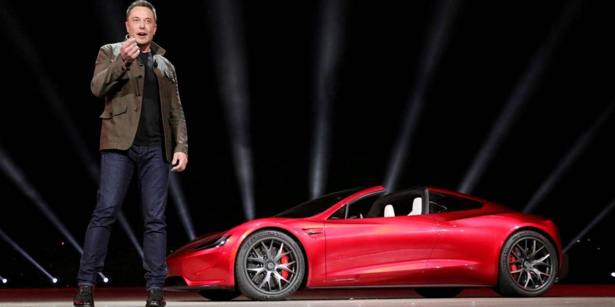 Tesla lanzará pronto el "Modo Perro" para evitar que las mascotas pasen calor en sus autos