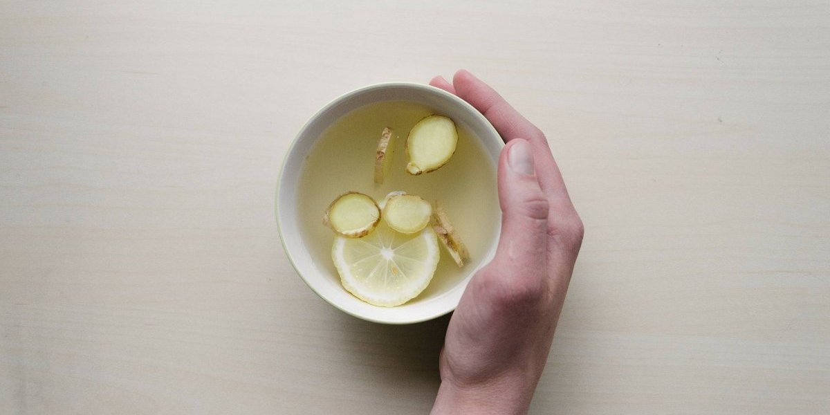 Este chá de gengibre ajuda a aumentar a imunidade e é um santo remédio contra o colesterol