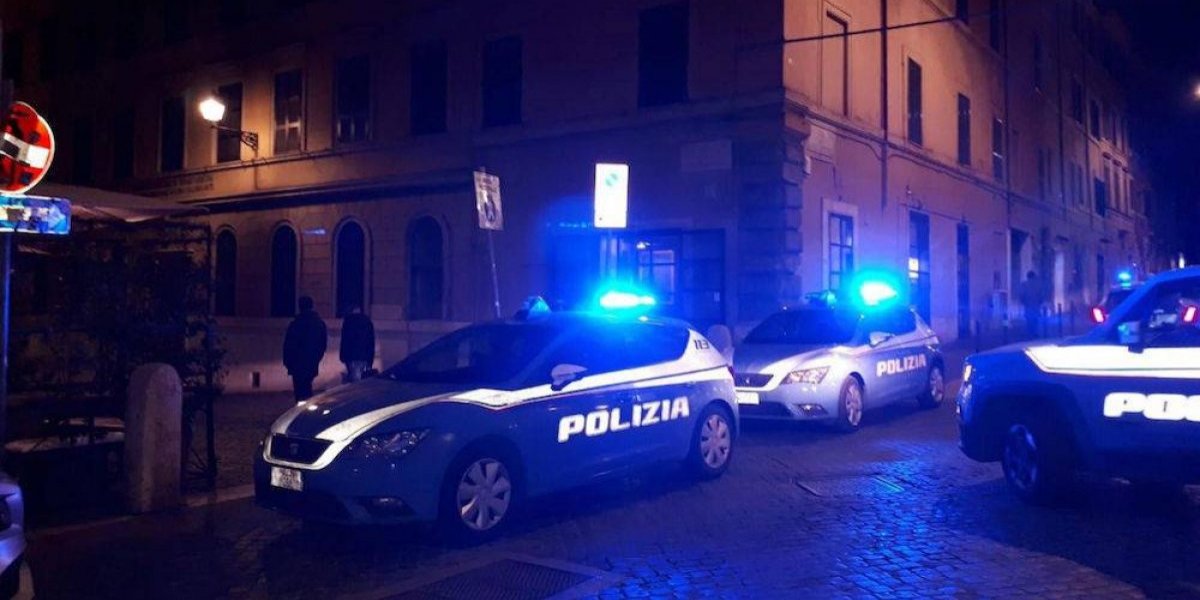 Cuatro heridos graves tras pelea entre aficionados del Lazio y Sevilla