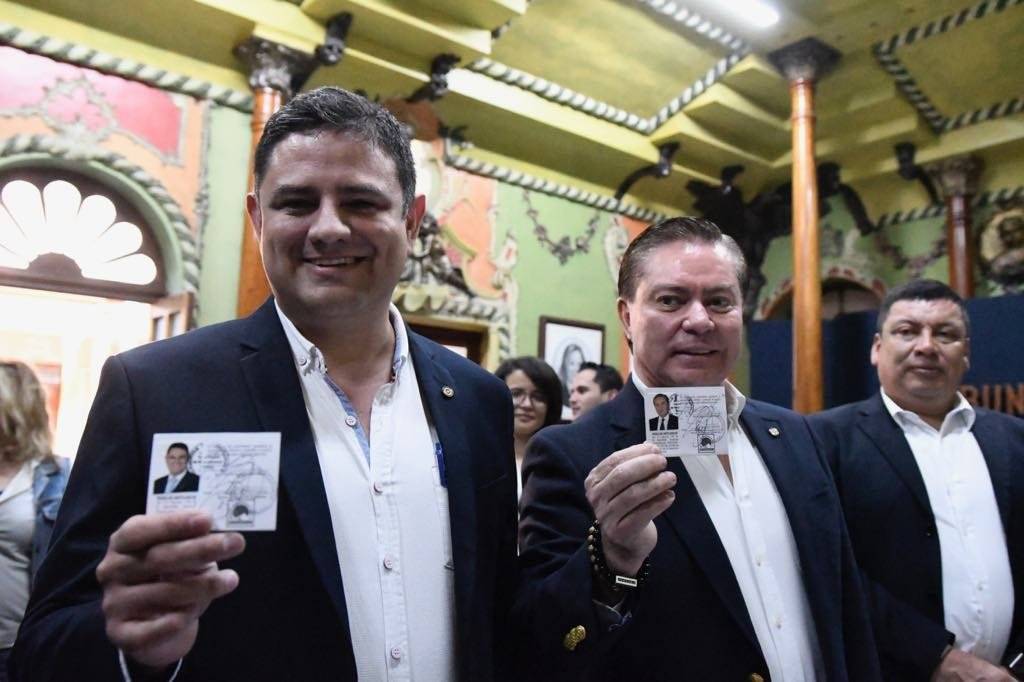 Mario Estrada y Otto Castillo, binomio presidencial de UCN.