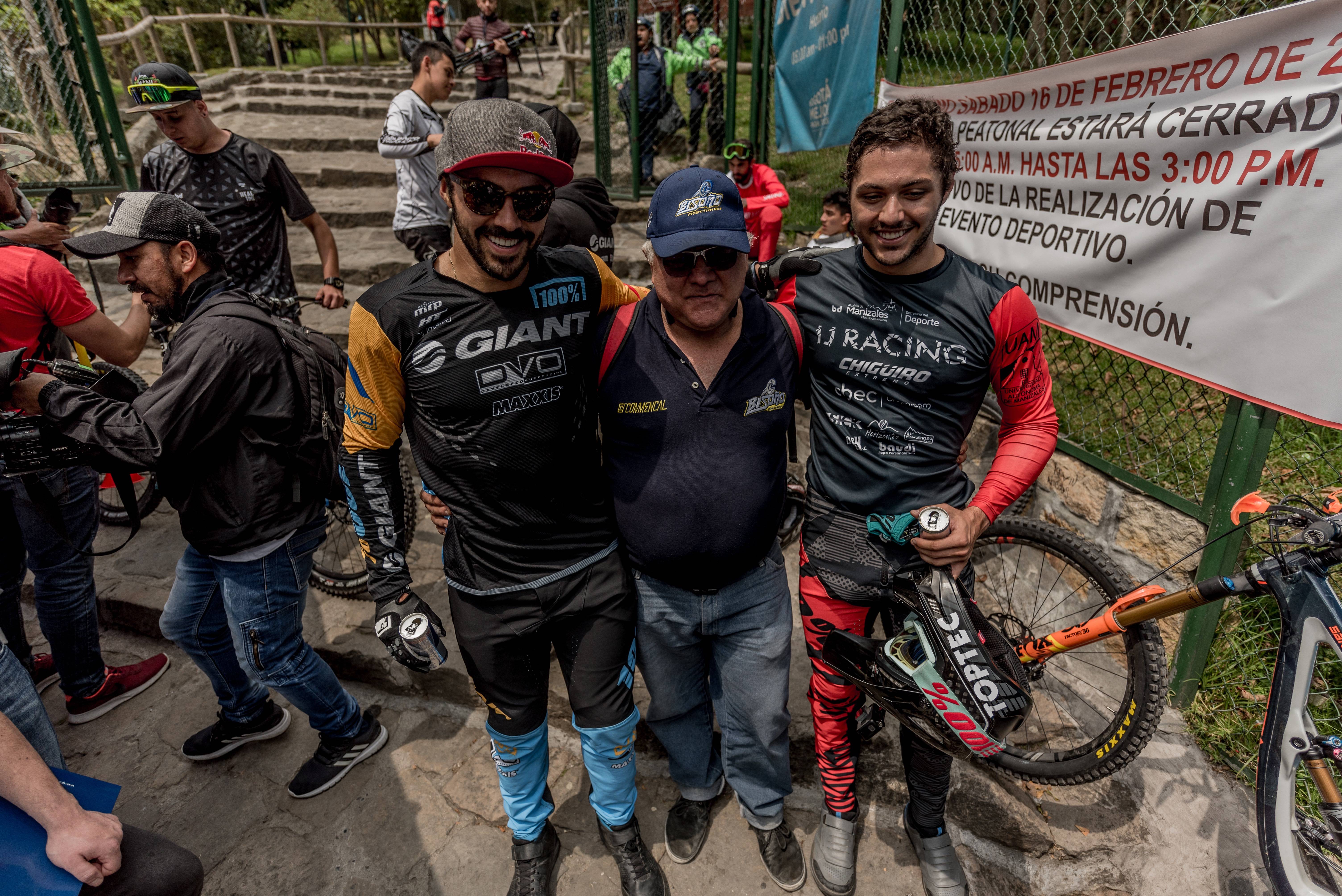 Marcelo y Rafael Gutiérrez en podio de Devotos de Monserrate Marcelo y Rafael Gutiérrez en podio de Devotos de Monserrate