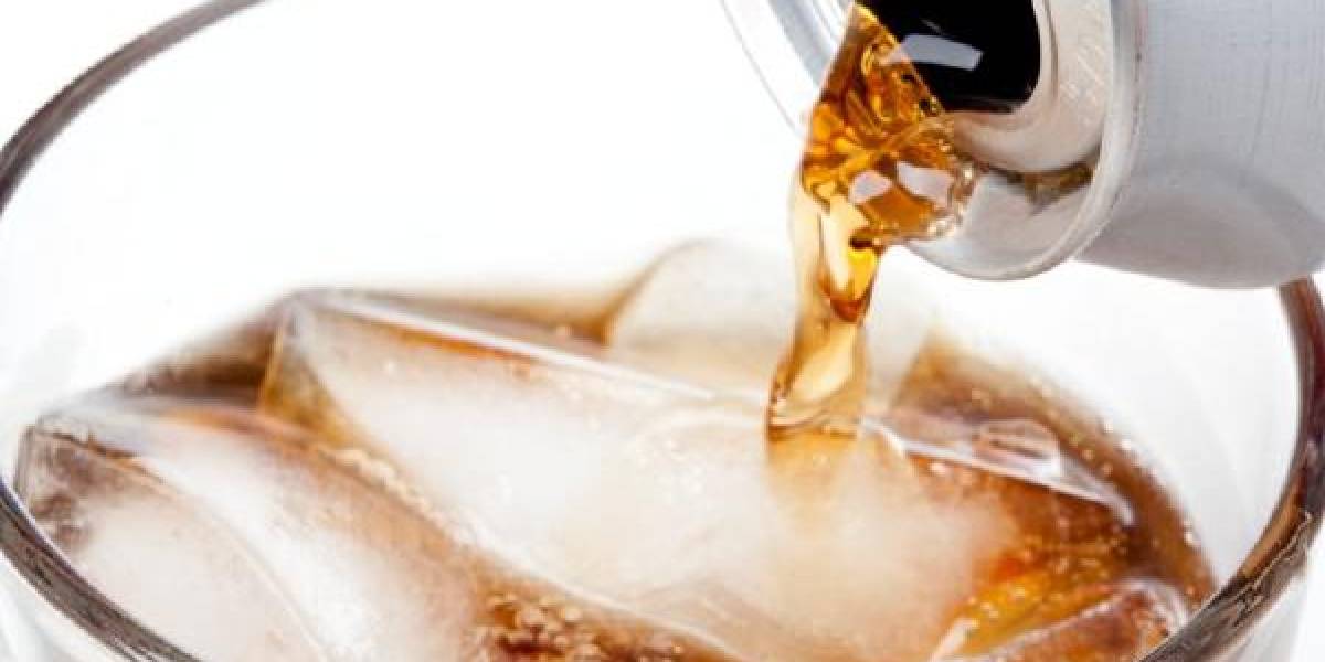 Ciencia: 5 cosas que pasan en tu cuerpo si solo tomas refresco