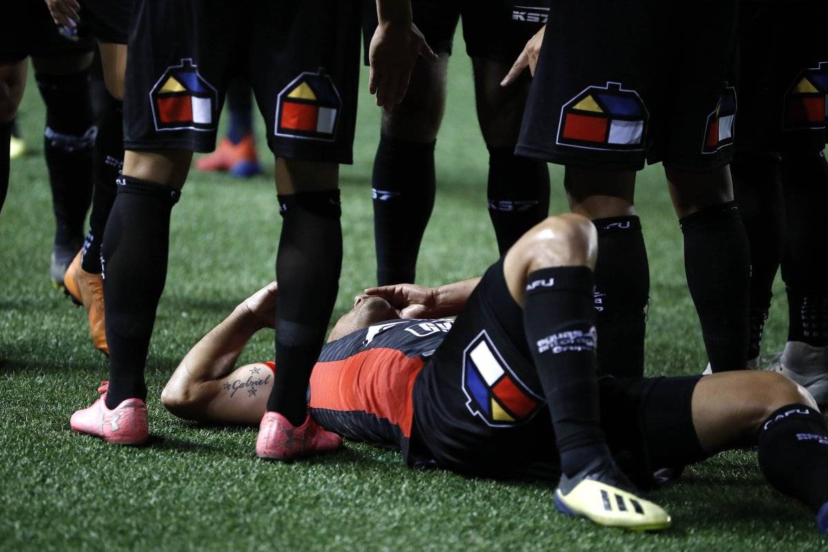 Sandoval terminó con un corte / imagen: Photosport