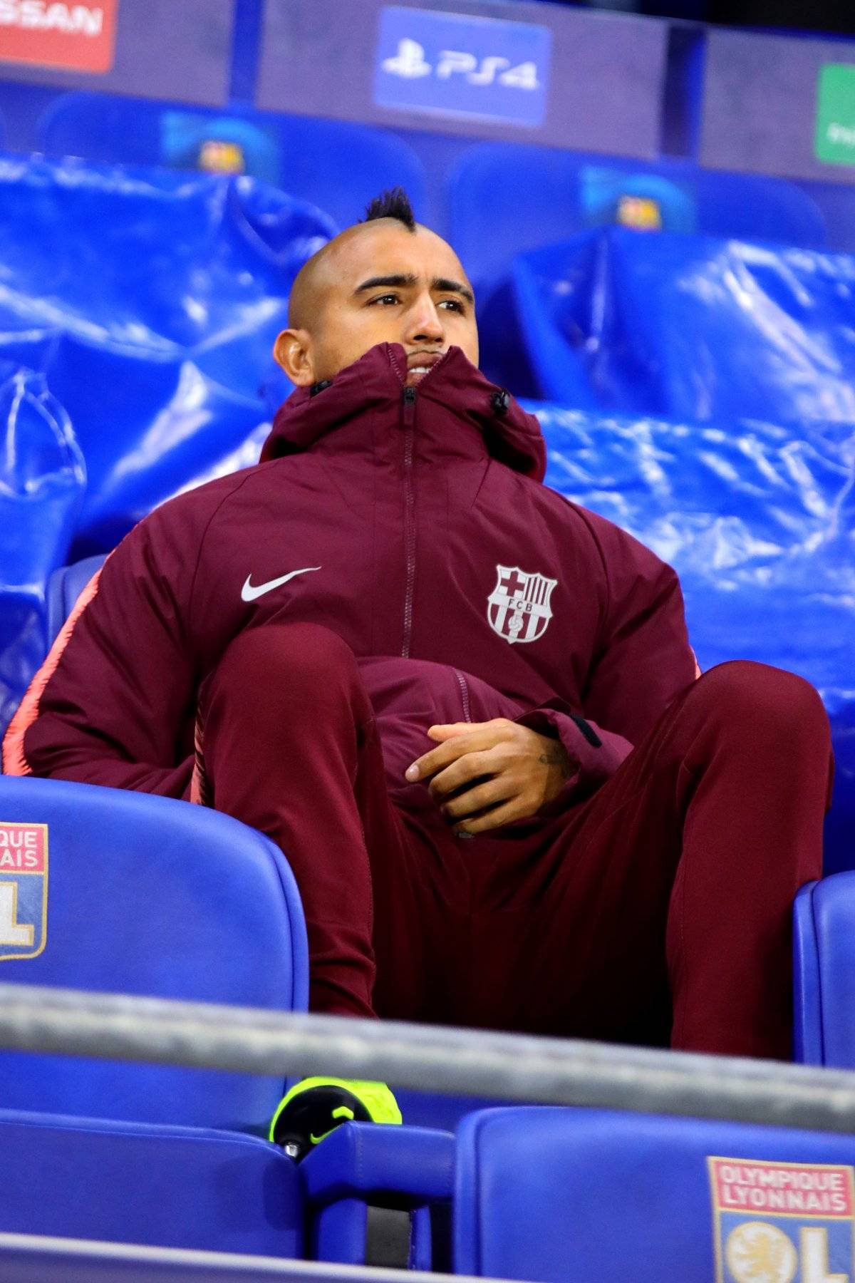 Vidal estuvo gran parte del partido en la banca / imagen: Getty Images