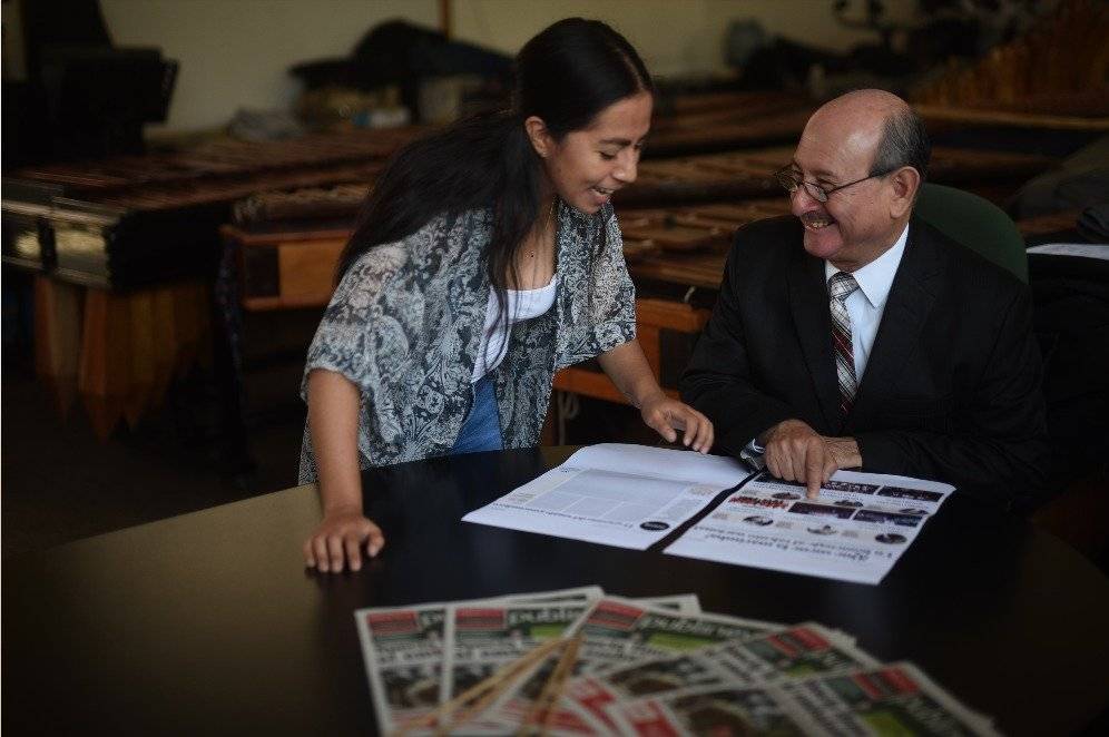 Lester Godínez, editor invitado