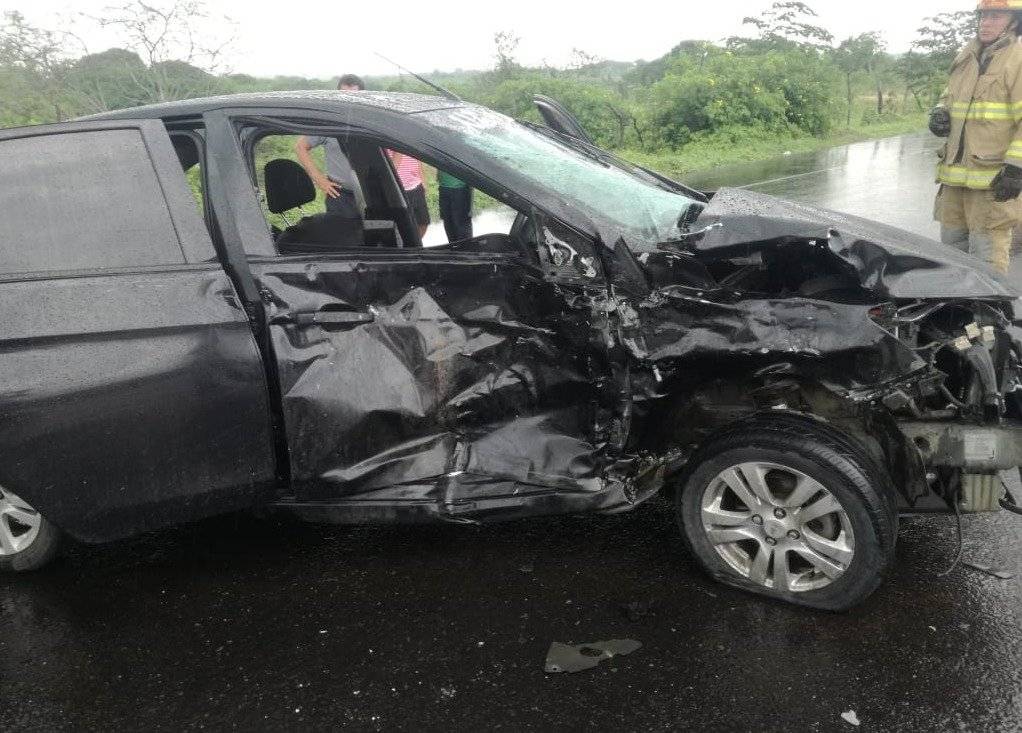 Auto de Pedro Perlaza tras accidente de tránsito