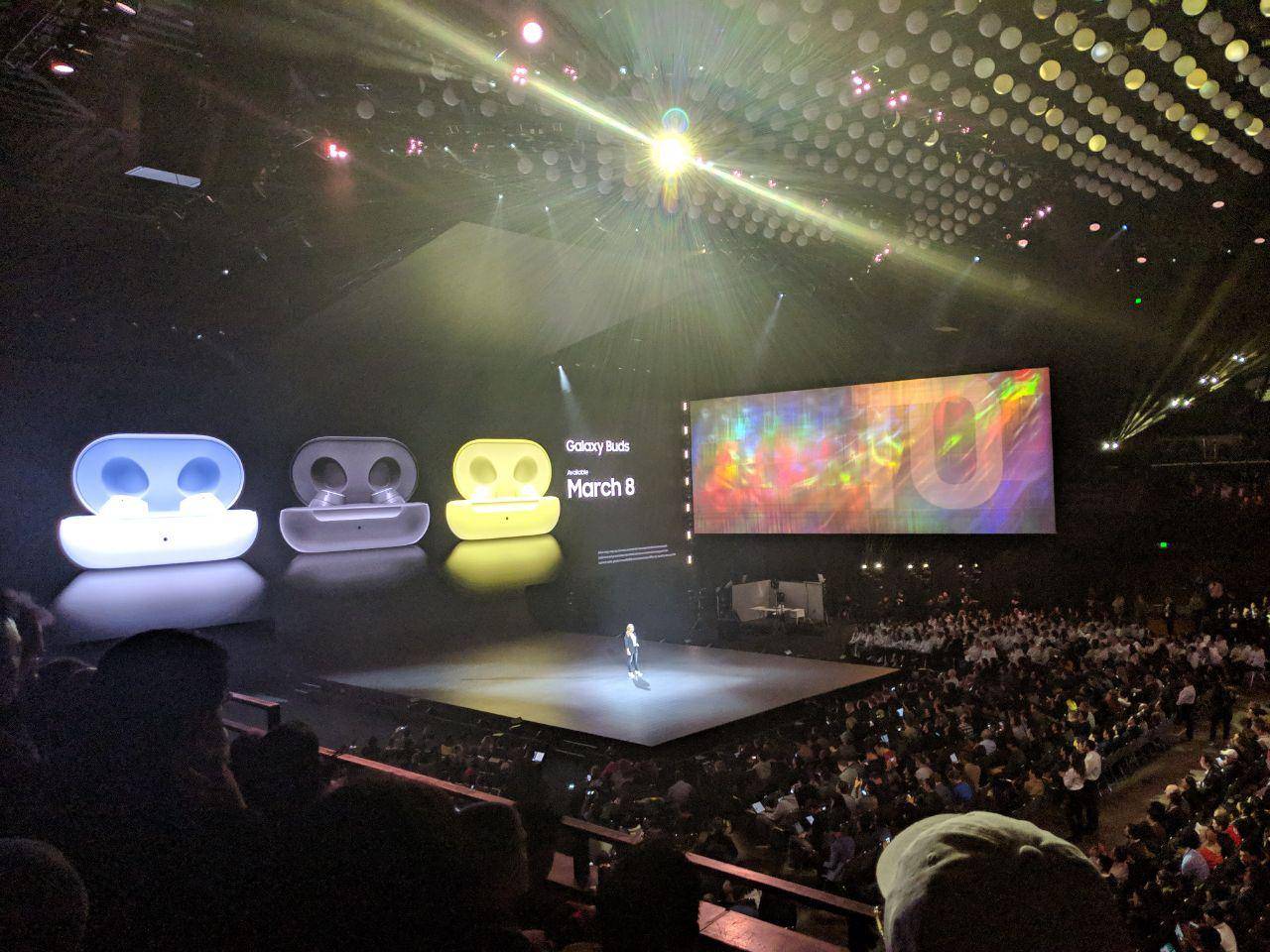 Conoce el nuevo Galaxy Watch Active y los Galaxy Buds con carga inalámbrica de Samsung