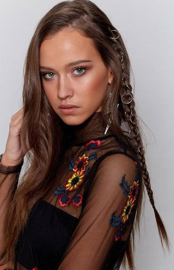 peinados con trenzas y cabello suelto