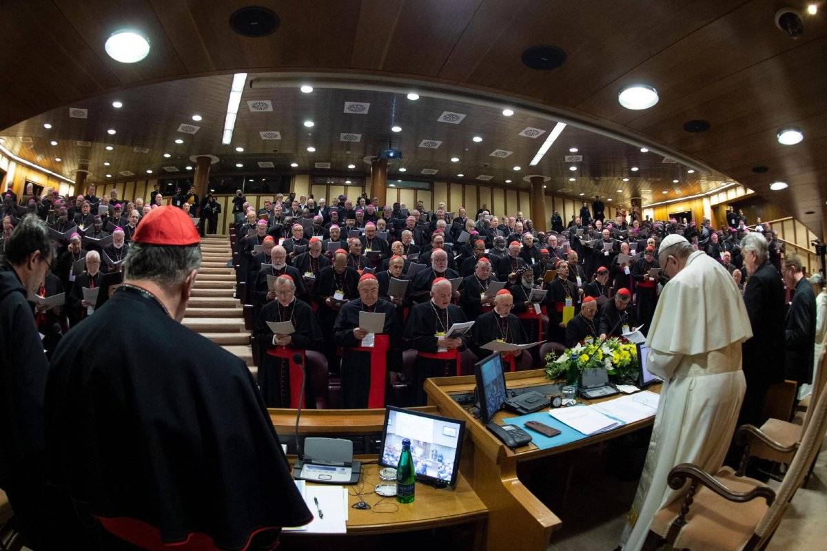 El papa reconoce que se piden "medidas concretas" para erradicar los abusos