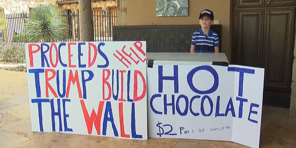 Un niño se hace famoso por vender chocolate para "ayudar a Trump a construir el muro"