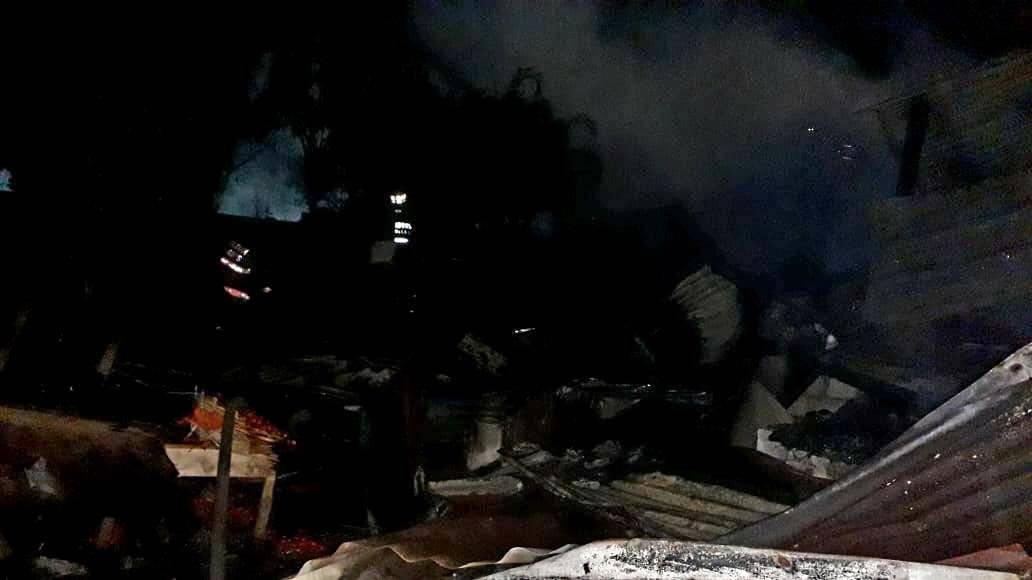 Incendio consume locales del Antiguo Mercado de Mazatenango,