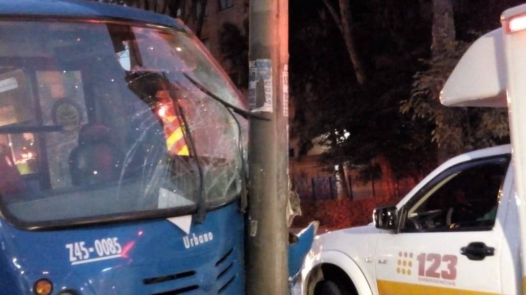 Fuerte accidente de bus del SITP en Teusaquillo