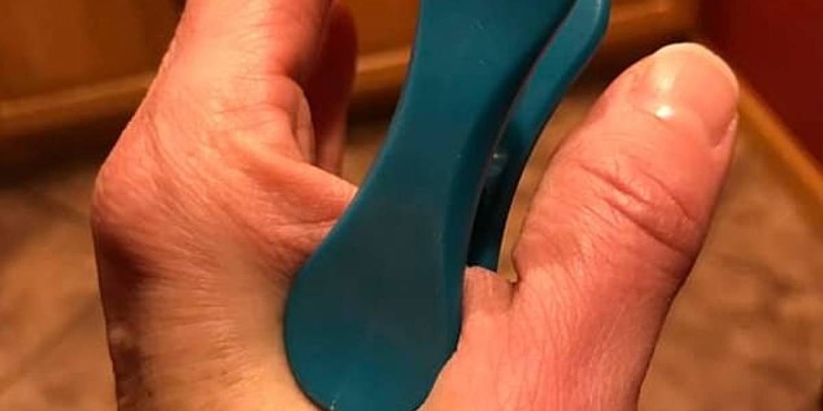 Una mujer encontró un método efectivo y muy barato para curar la migraña