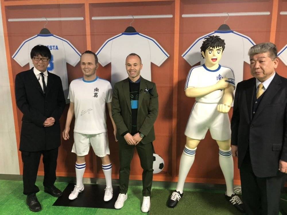 Iniesta convive con los Super Campeones