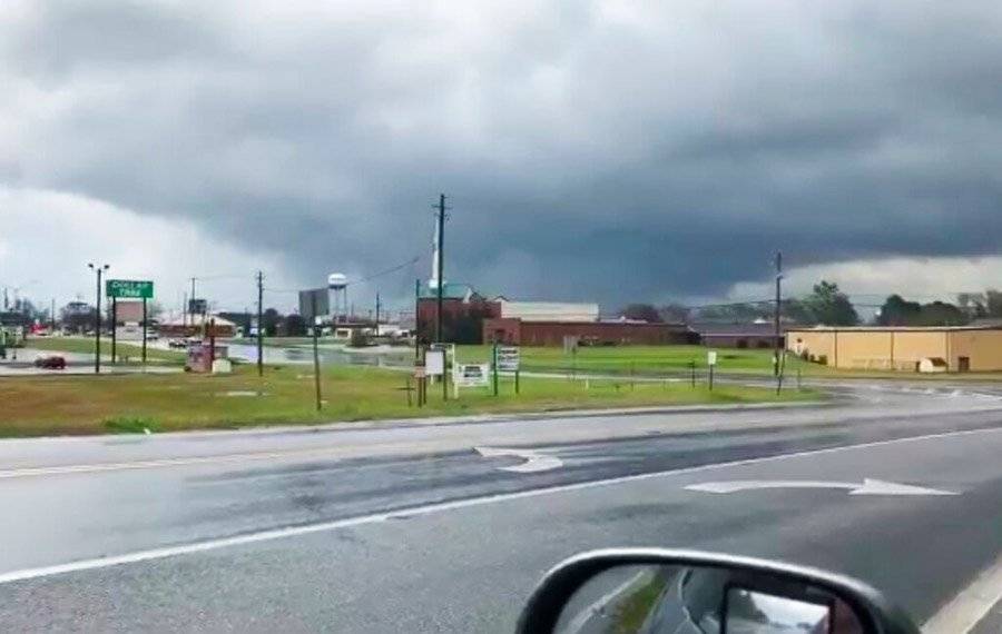Tornado en Alabama deja varios muertos