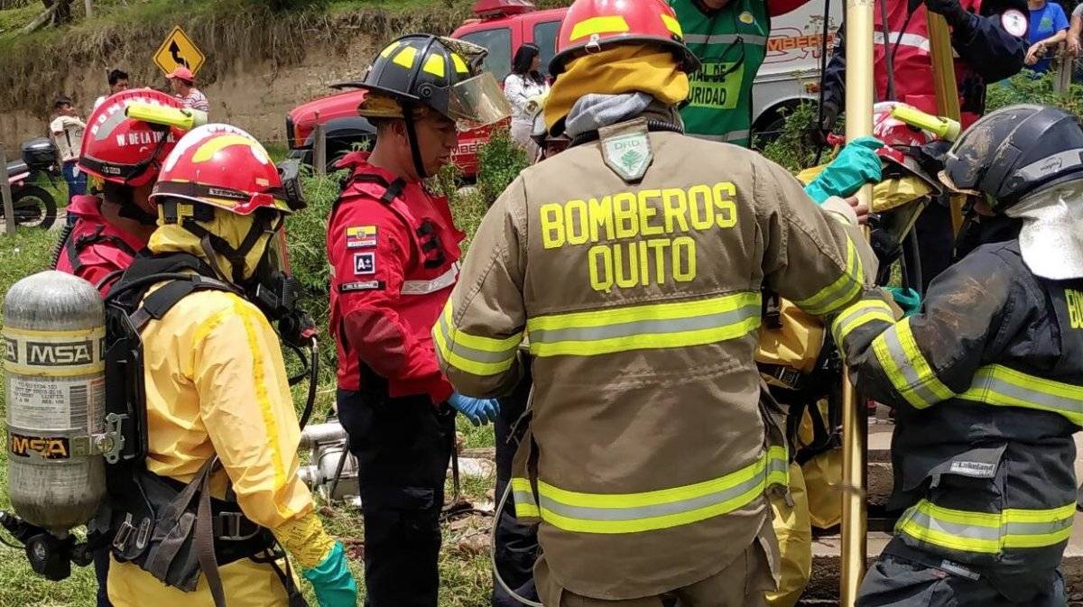 Persona murió al caer a un pozo séptico en la vía Pifo-El Quinche