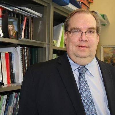 Duane Bratt, profesor de ciencias políticas en Mount Royal University, Canadá