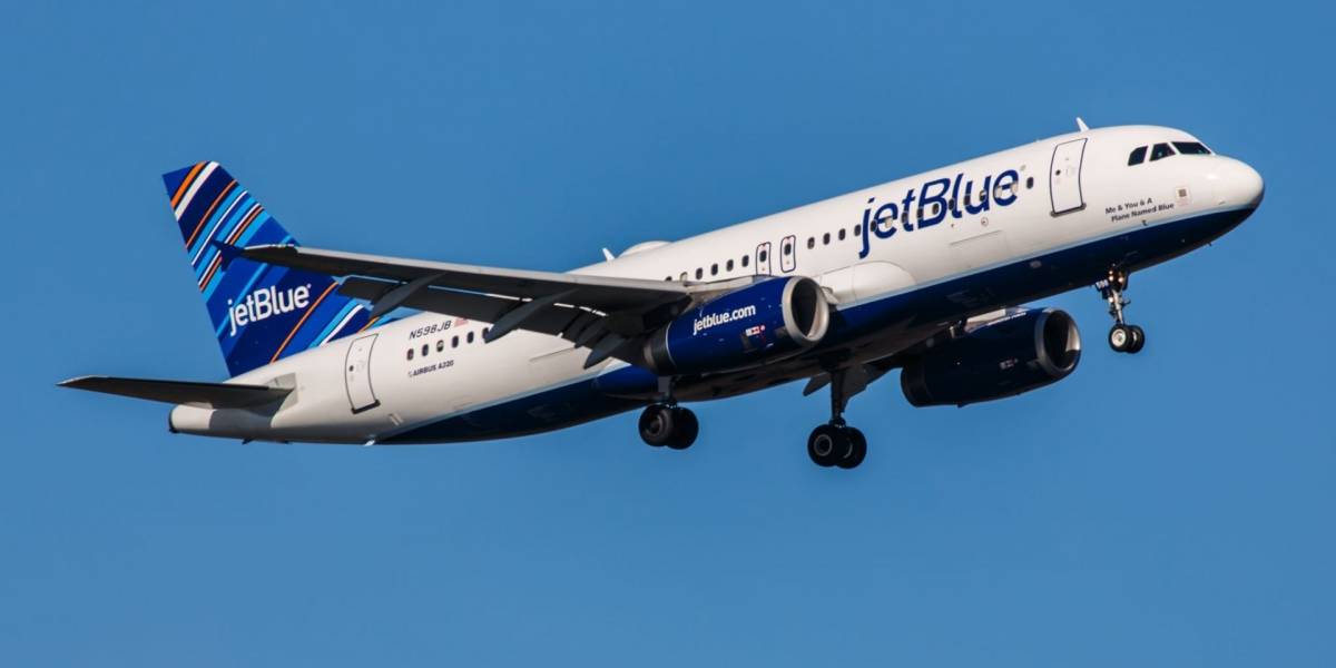 Una aerolínea ofrece vuelos gratis por un año a los que borren todas sus fotos de Instagram