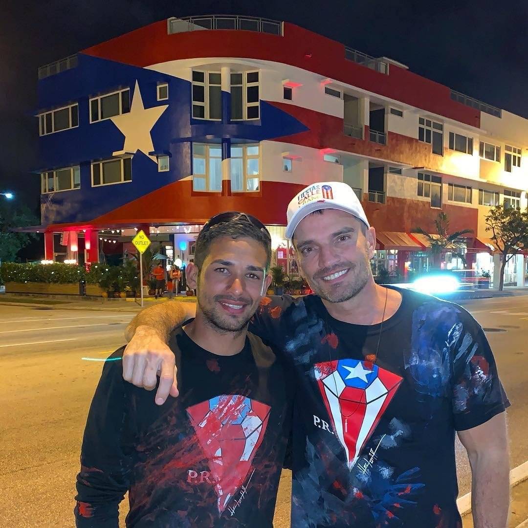 Pintor boricua Héctor Collazo y Julián Gil