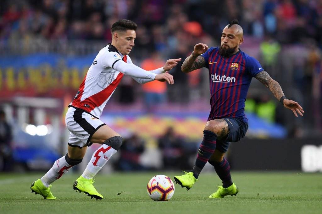 Arturo Vidal tuvo un gran desempeño en Barcelona ante la mirada de Alexis Sánchez / Foto: Getty Images