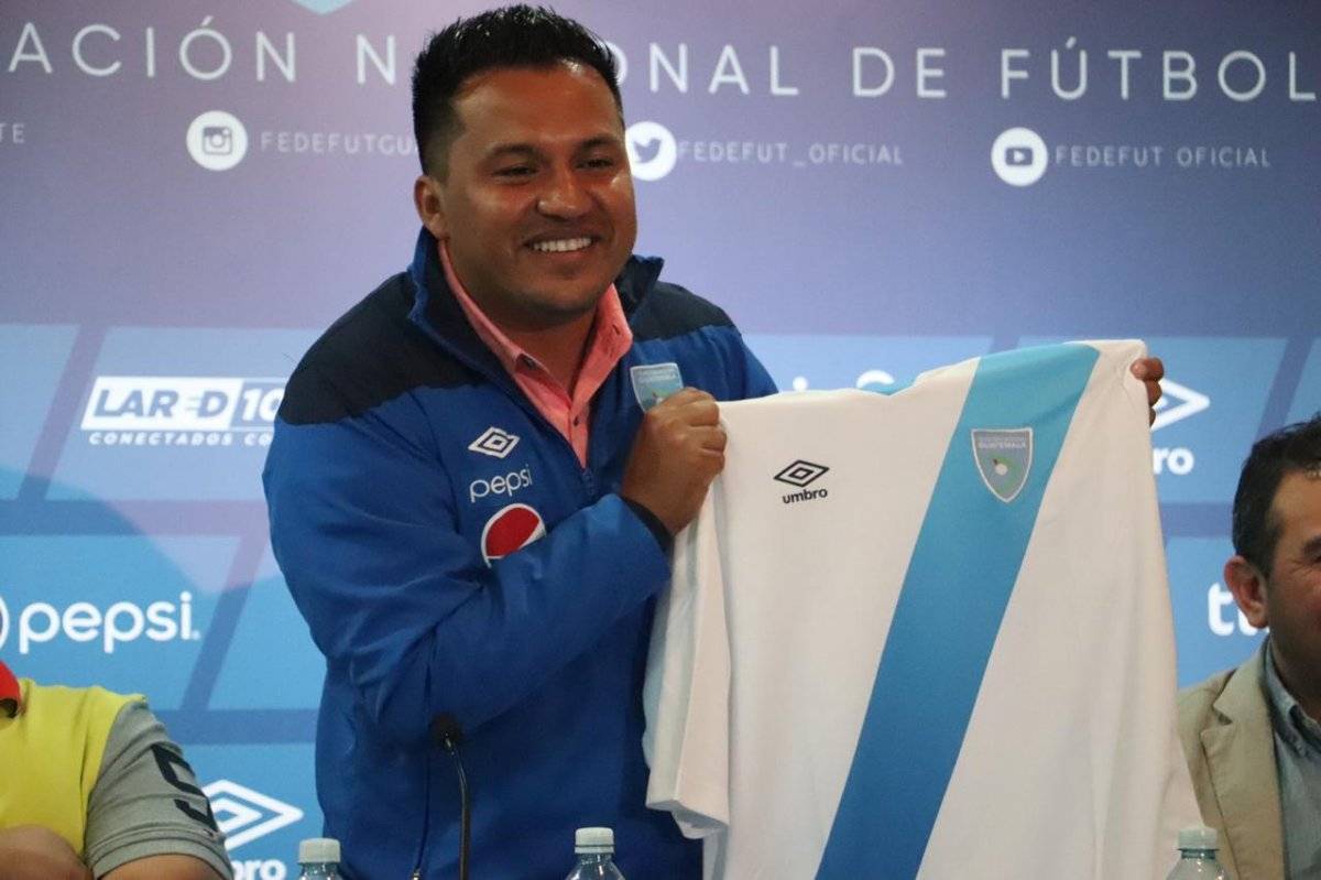 Presentación de Amarini Villatoro como DT de la Selección Nacional